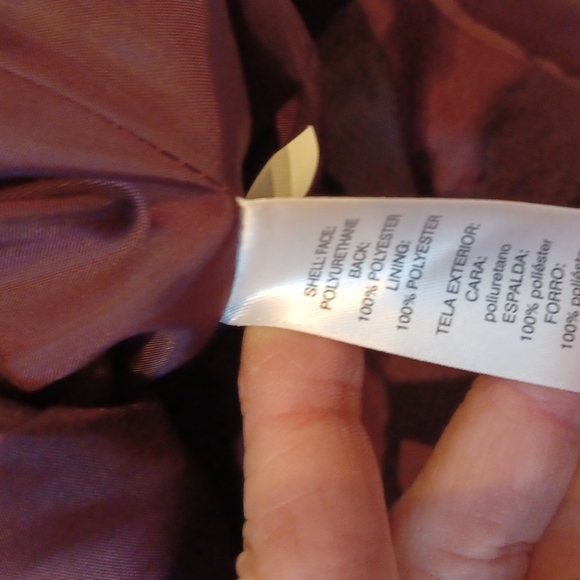 HOST PICK x 2!! Unique Chico's Burgundy Pleated Front Jacket - Picture 6 of 7